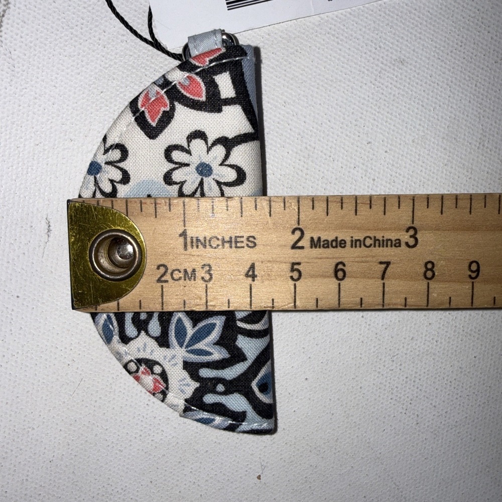 Vera Bradley cord keeper Lisbon Medallion New With Tags - Picture 7 of 7